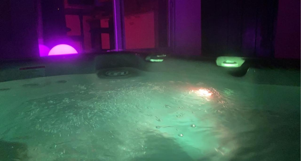 La Suite De Charme Du Mas De La Fontaine De Jonquier Avec Spa Privatif Séguret 外观 照片