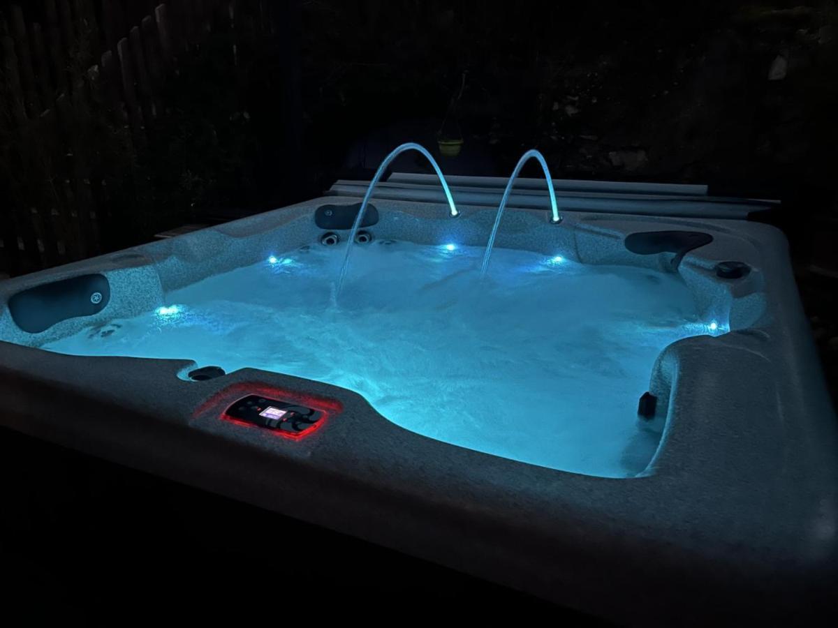 La Suite De Charme Du Mas De La Fontaine De Jonquier Avec Spa Privatif Séguret 外观 照片