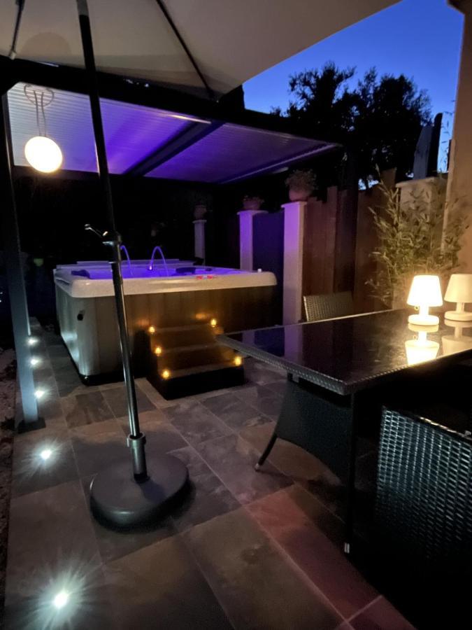 La Suite De Charme Du Mas De La Fontaine De Jonquier Avec Spa Privatif Séguret 外观 照片